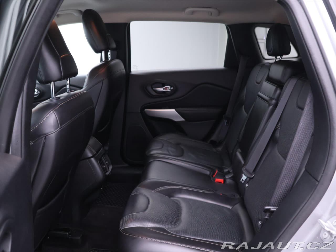 2017 Jeep Cherokee - 15