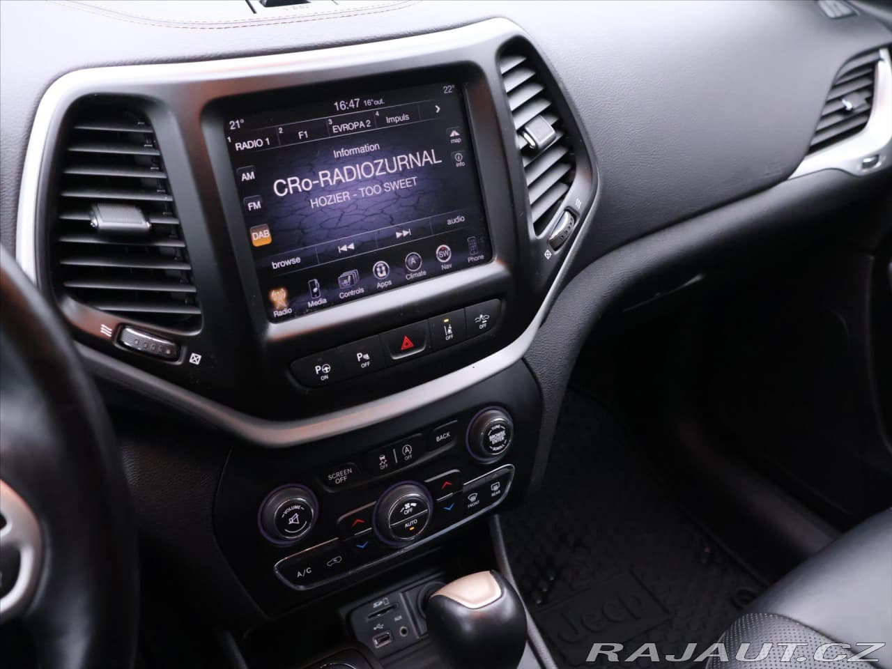 2017 Jeep Cherokee - 19