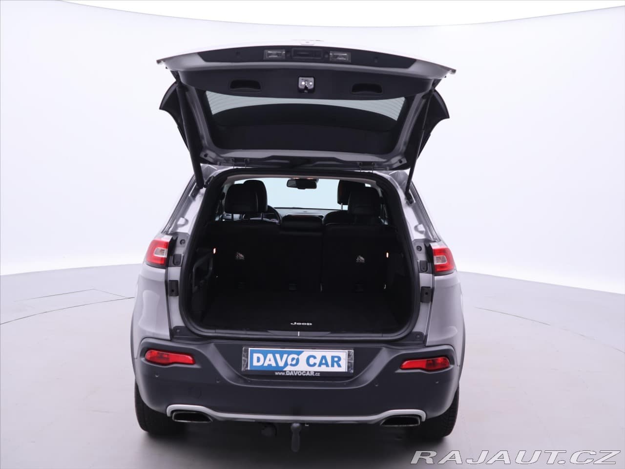 2017 Jeep Cherokee - 9