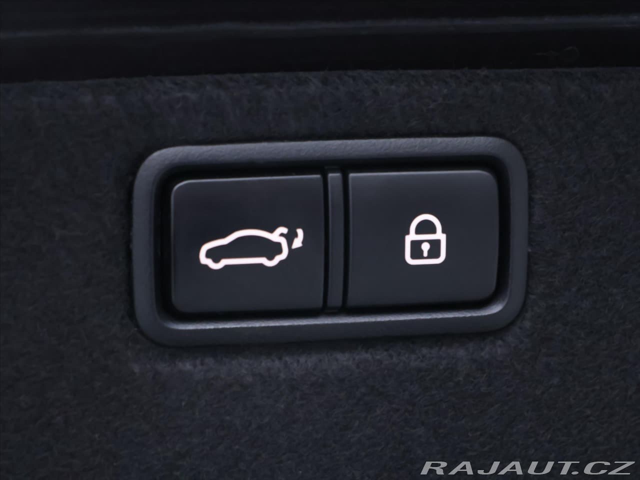 2017 Hyundai Genesis - 11