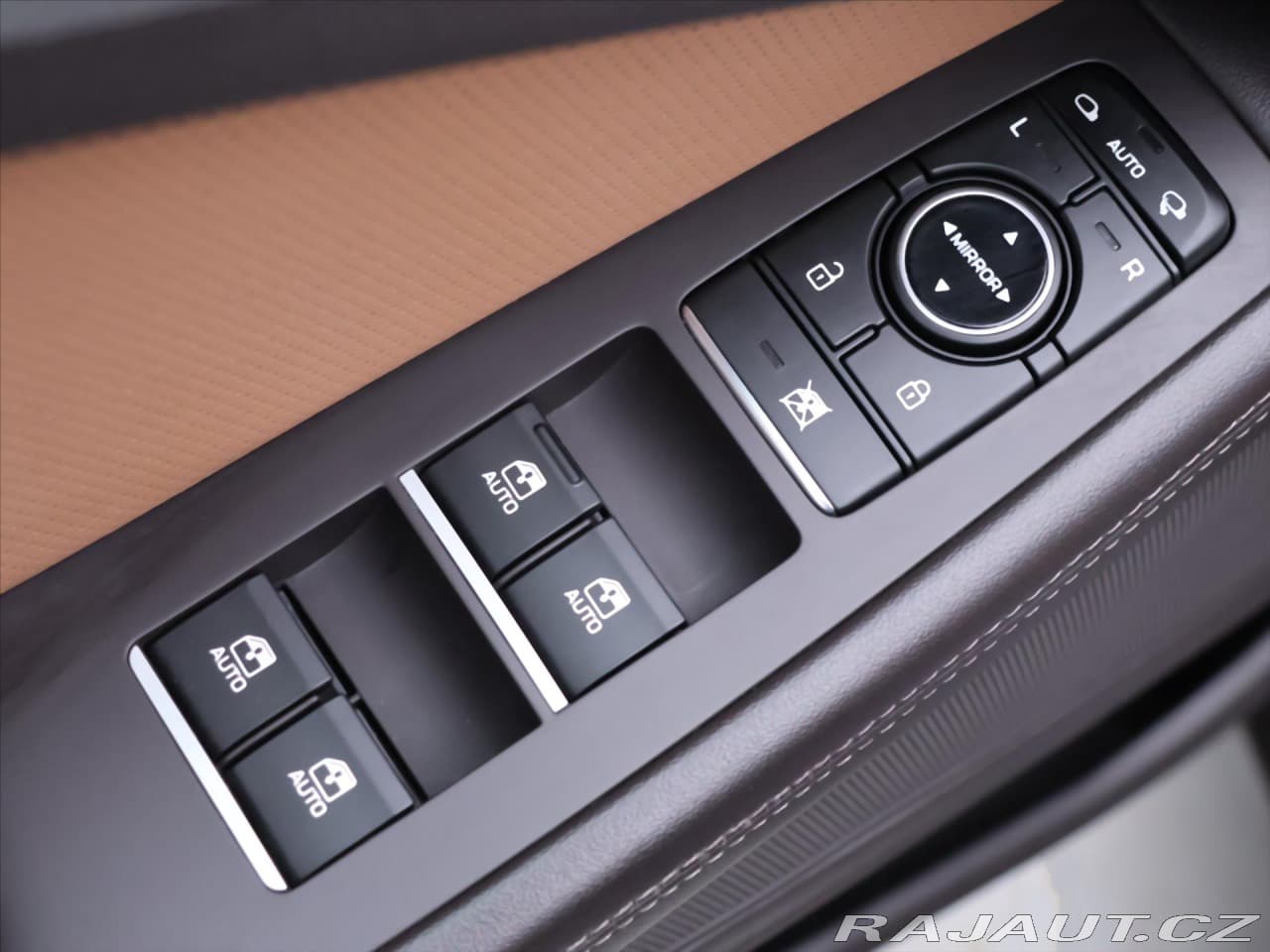 2017 Hyundai Genesis - 18