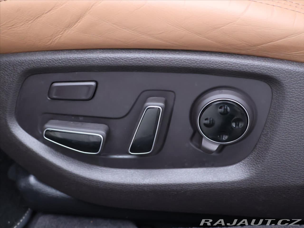 2017 Hyundai Genesis - 19