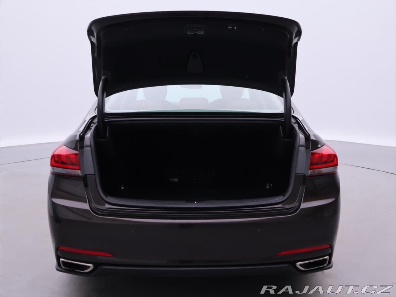 2017 Hyundai Genesis - 9