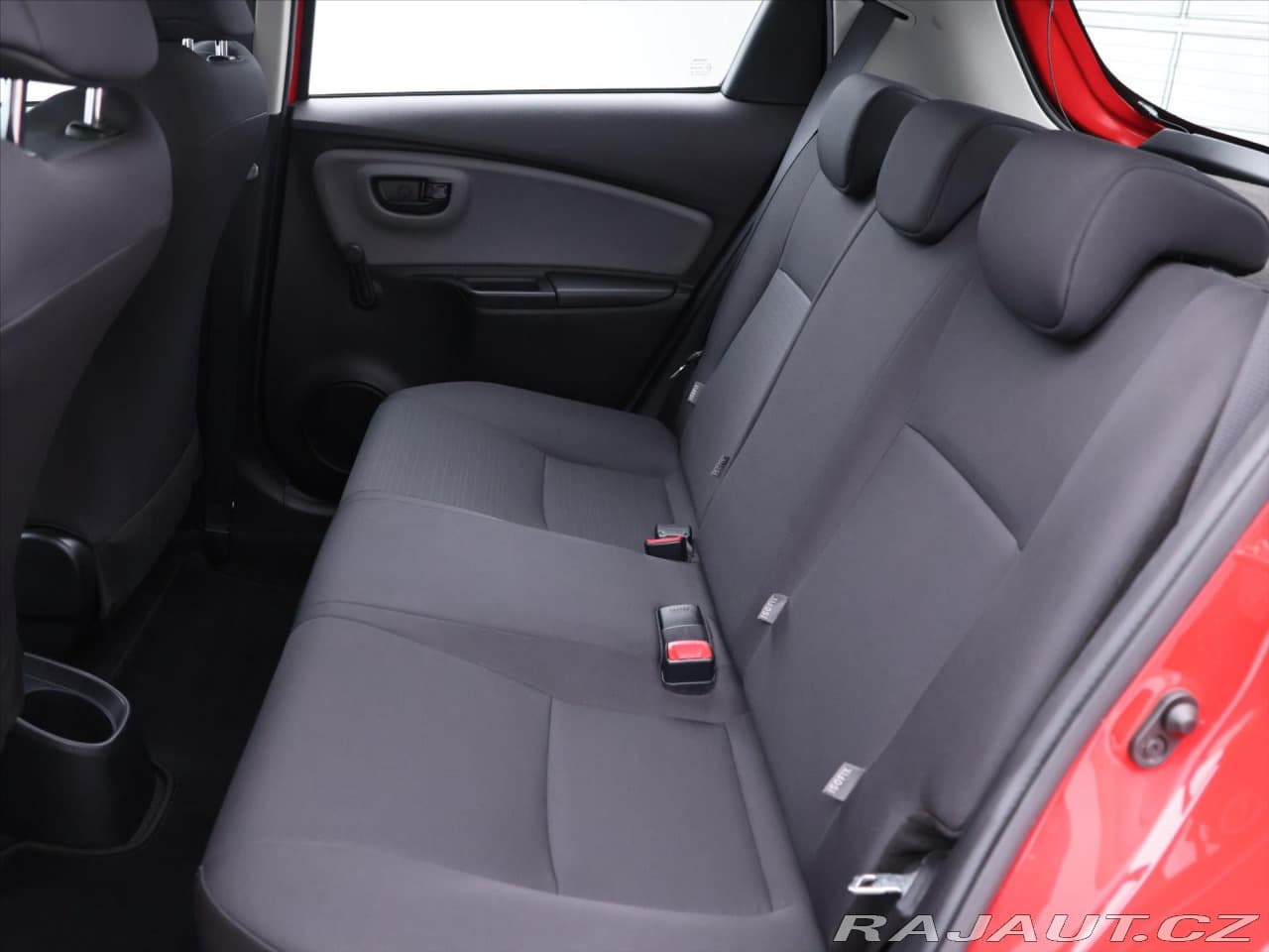 2014 Toyota Yaris - 12