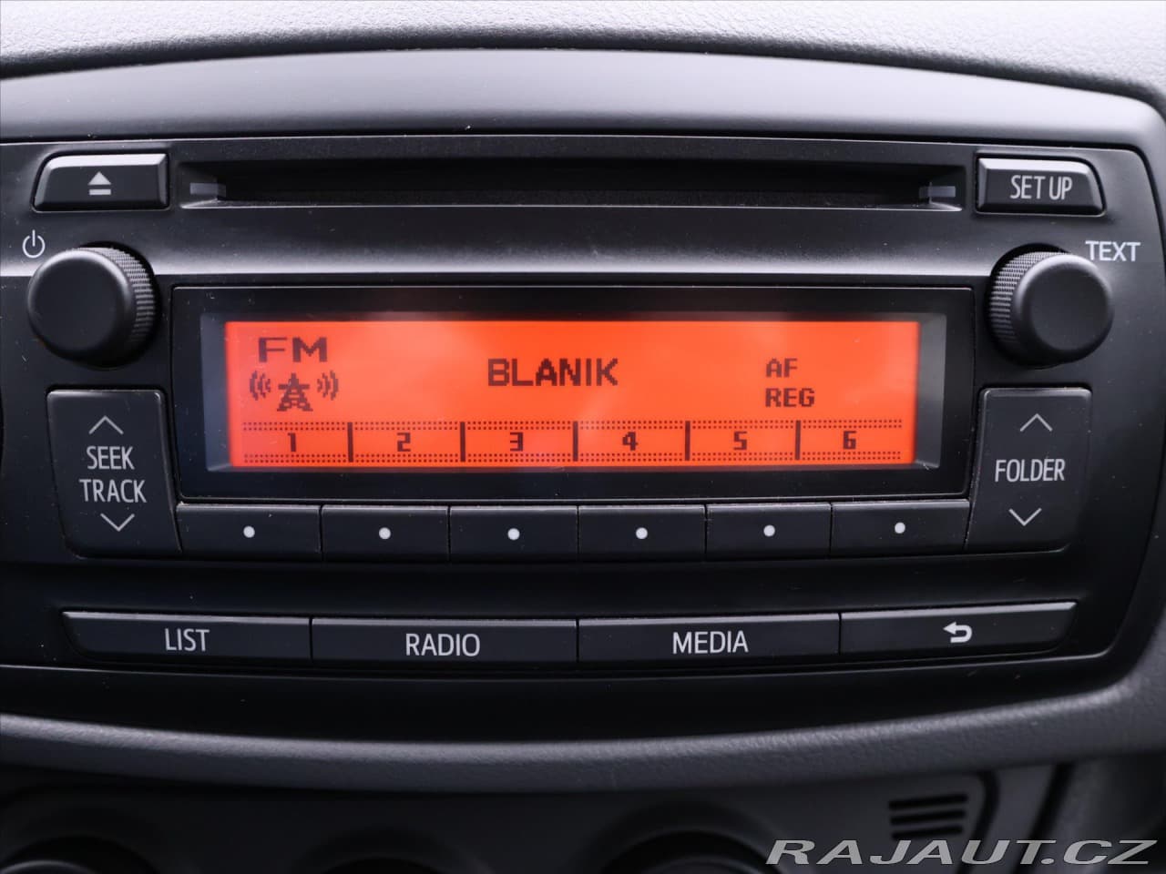 2014 Toyota Yaris - 14