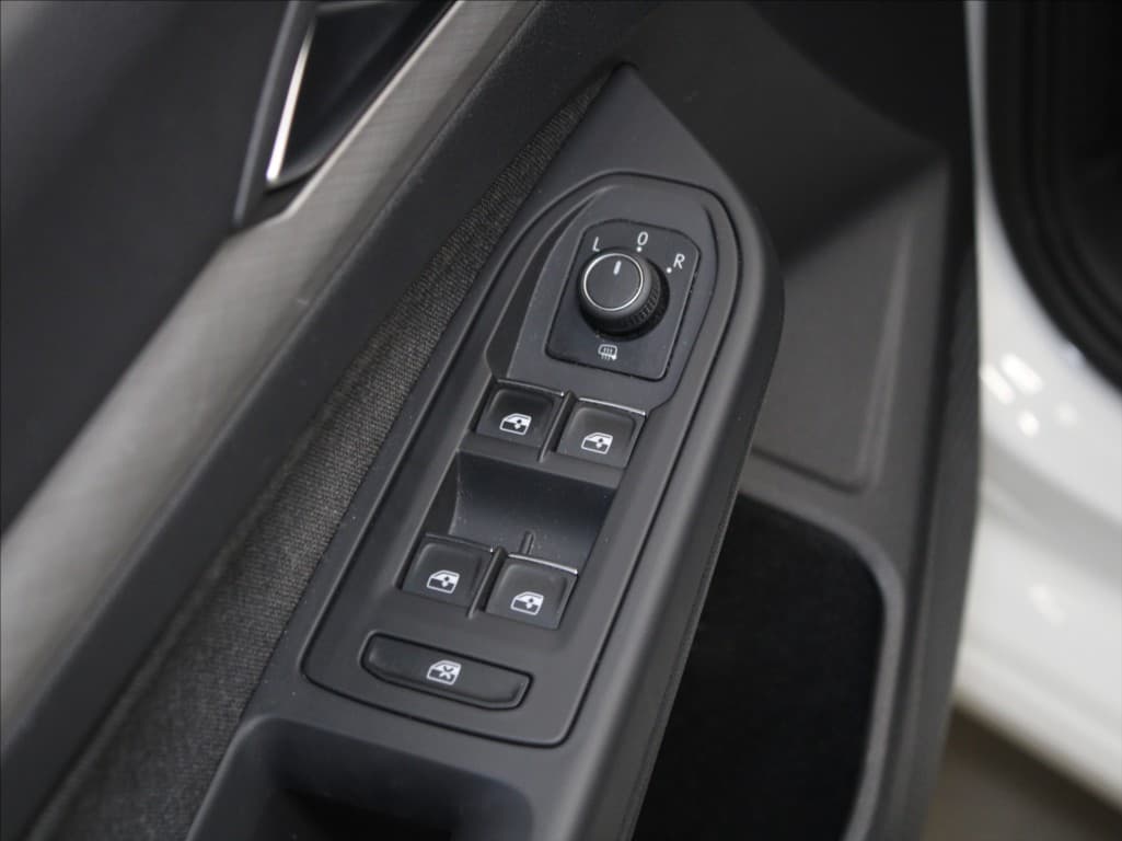 2023 Volkswagen Golf - 19