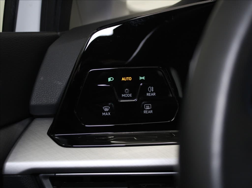 2023 Volkswagen Golf - 20