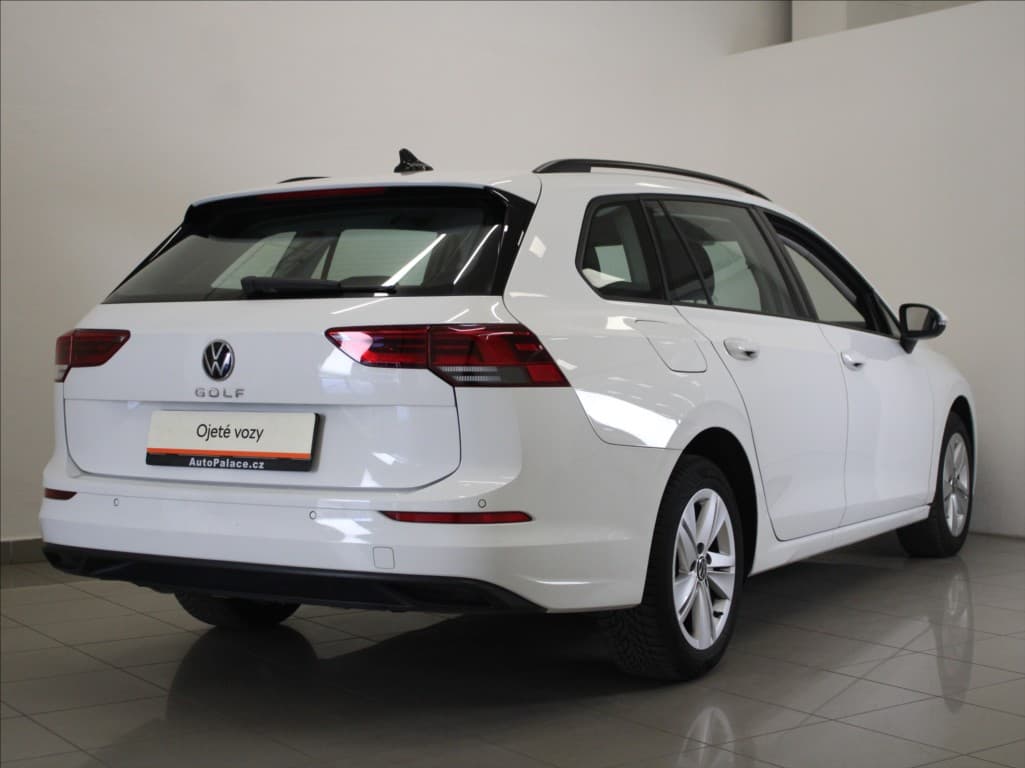 2023 Volkswagen Golf - 3