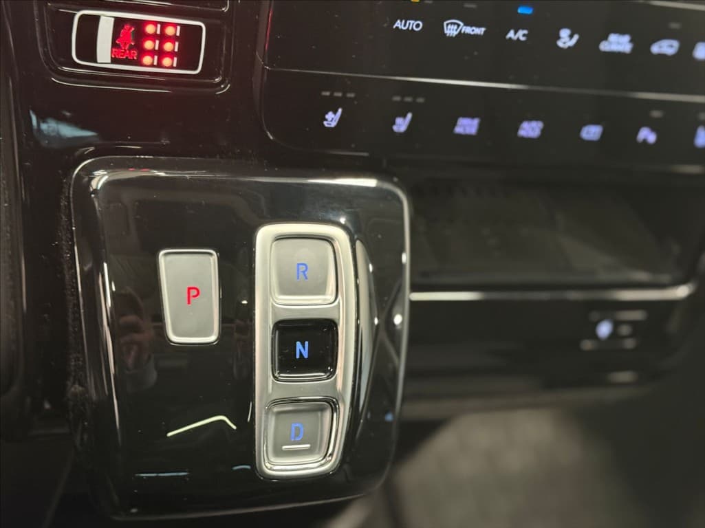 2024 Hyundai Staria - 13