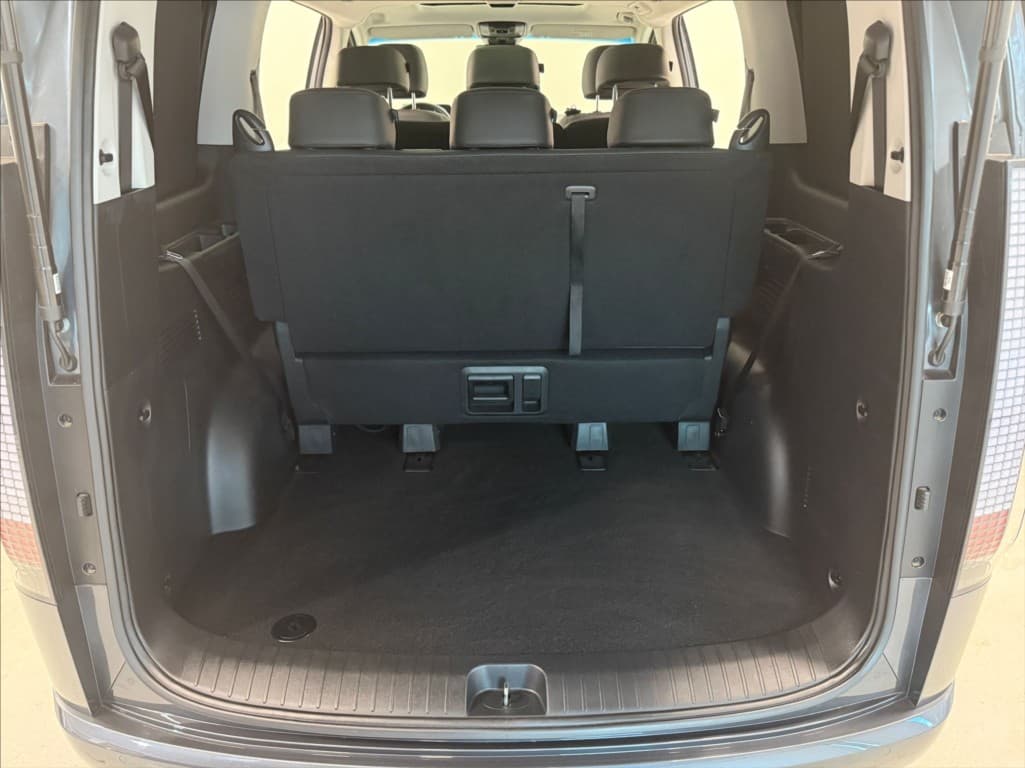 2024 Hyundai Staria - 16