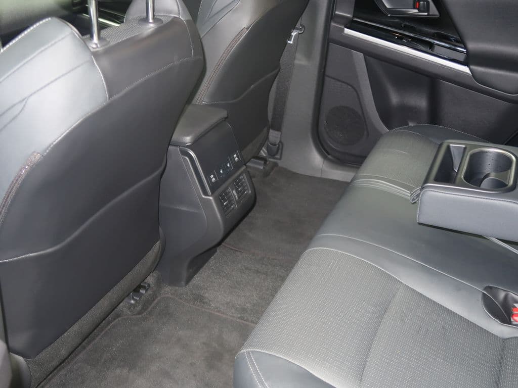 2024 Subaru Solterra - 18