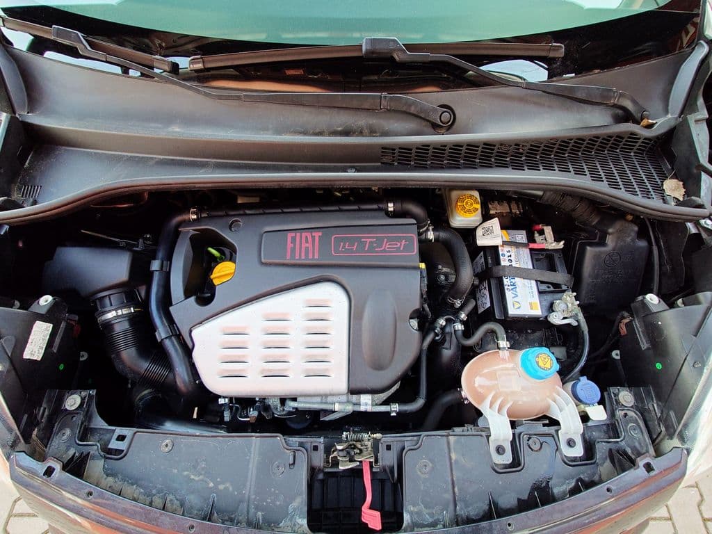 2015 Fiat 500L - 9