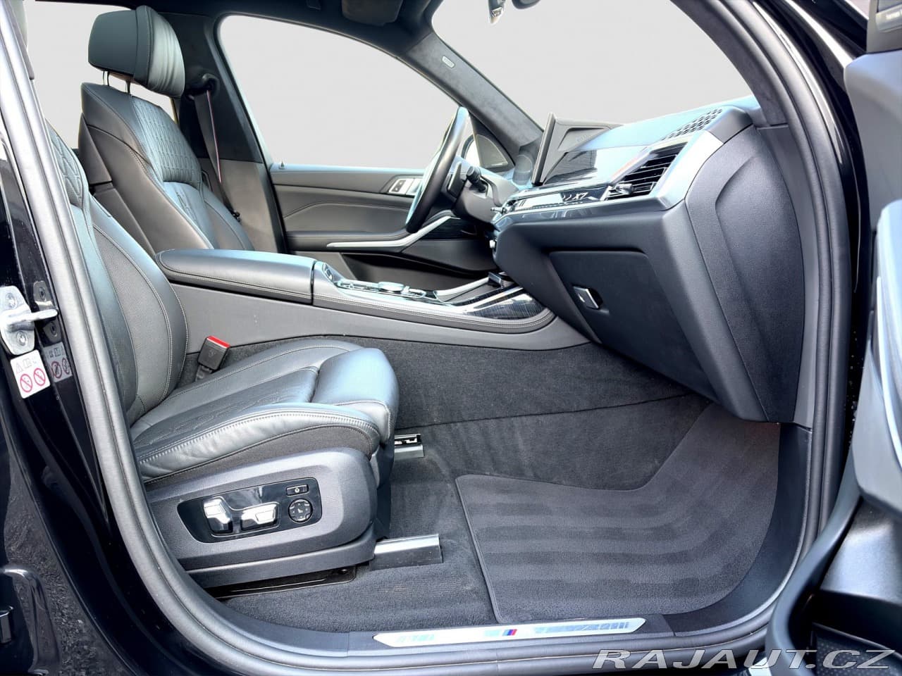 2023 BMW X7 - 12