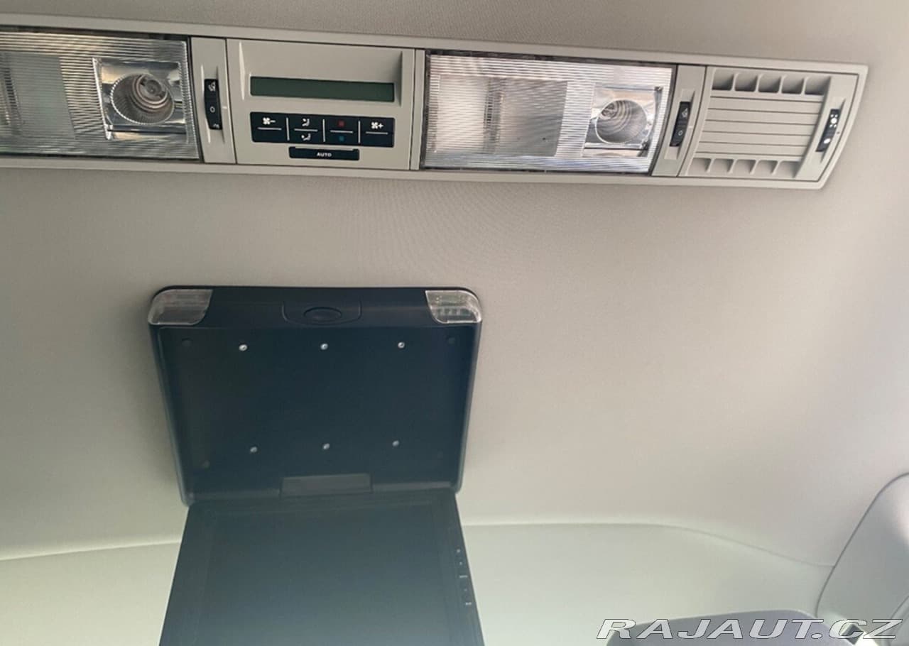 2008 Volkswagen Caravelle - 7