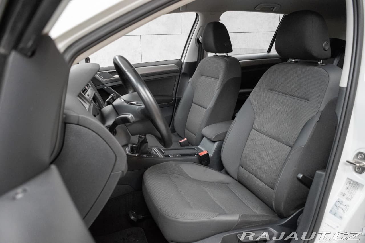 2016 Volkswagen Golf - 10