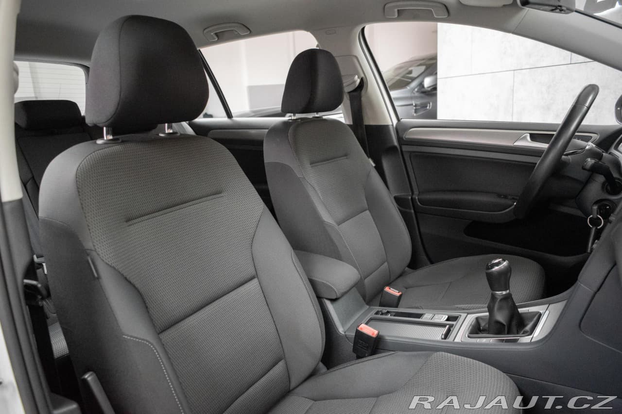 2016 Volkswagen Golf - 11