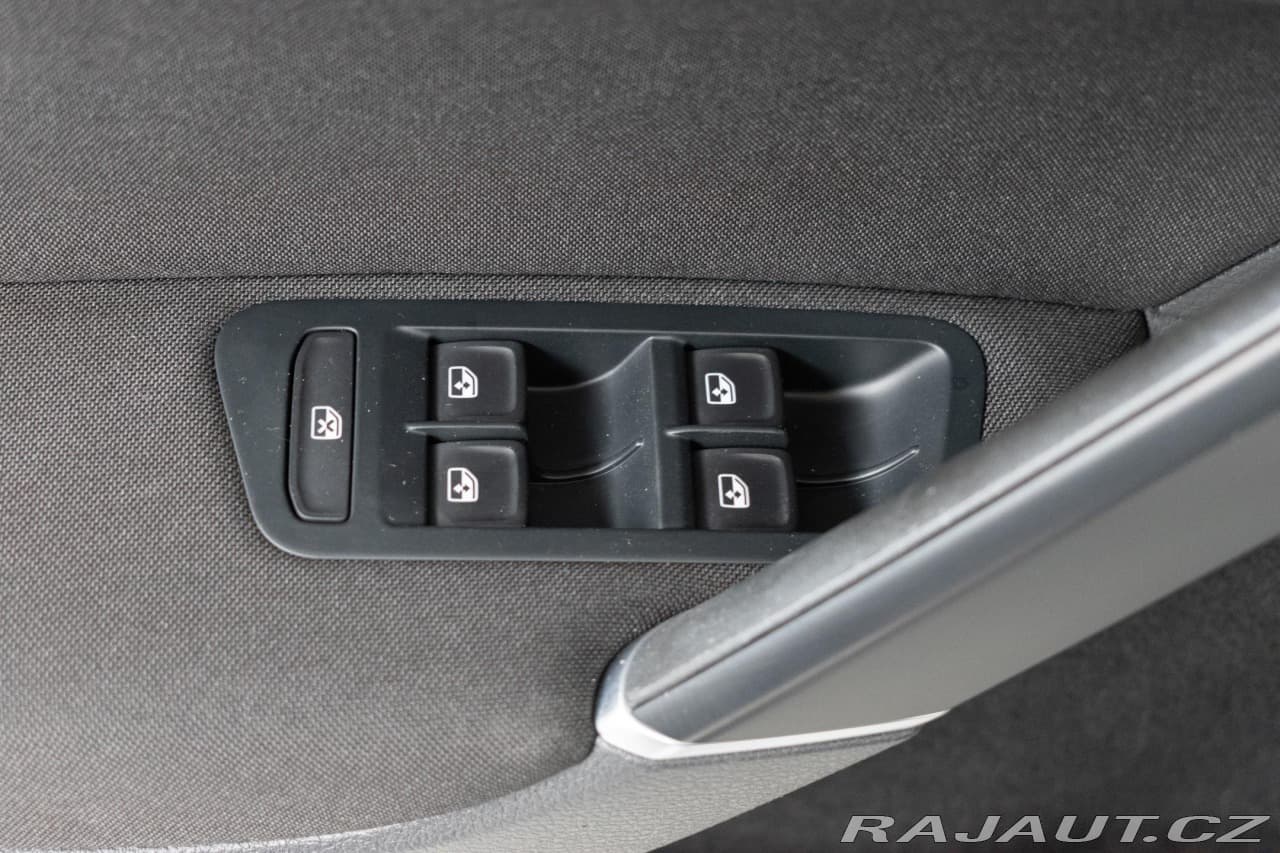 2016 Volkswagen Golf - 14