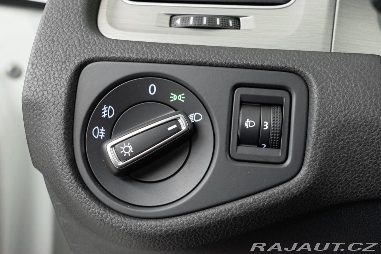 2016 Volkswagen Golf - 16