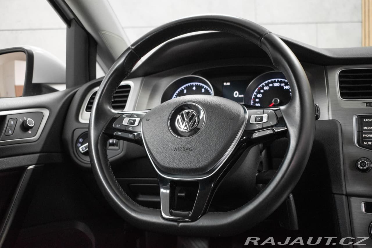 2016 Volkswagen Golf - 17