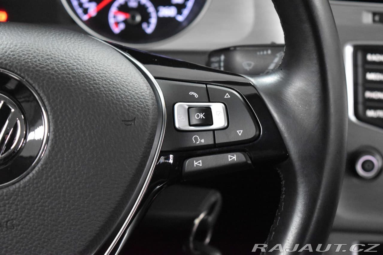 2016 Volkswagen Golf - 19