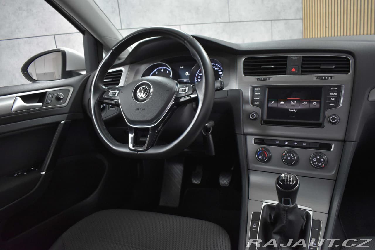 2016 Volkswagen Golf - 8