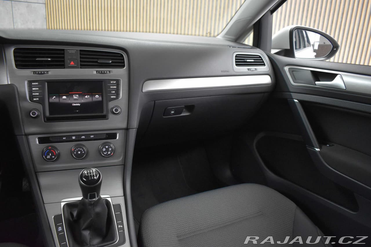 2016 Volkswagen Golf - 9