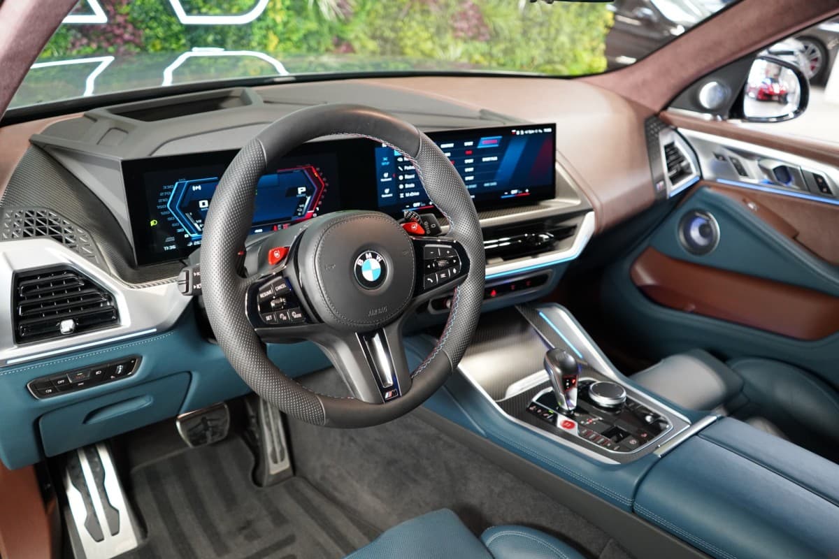2023 BMW Xm - 12