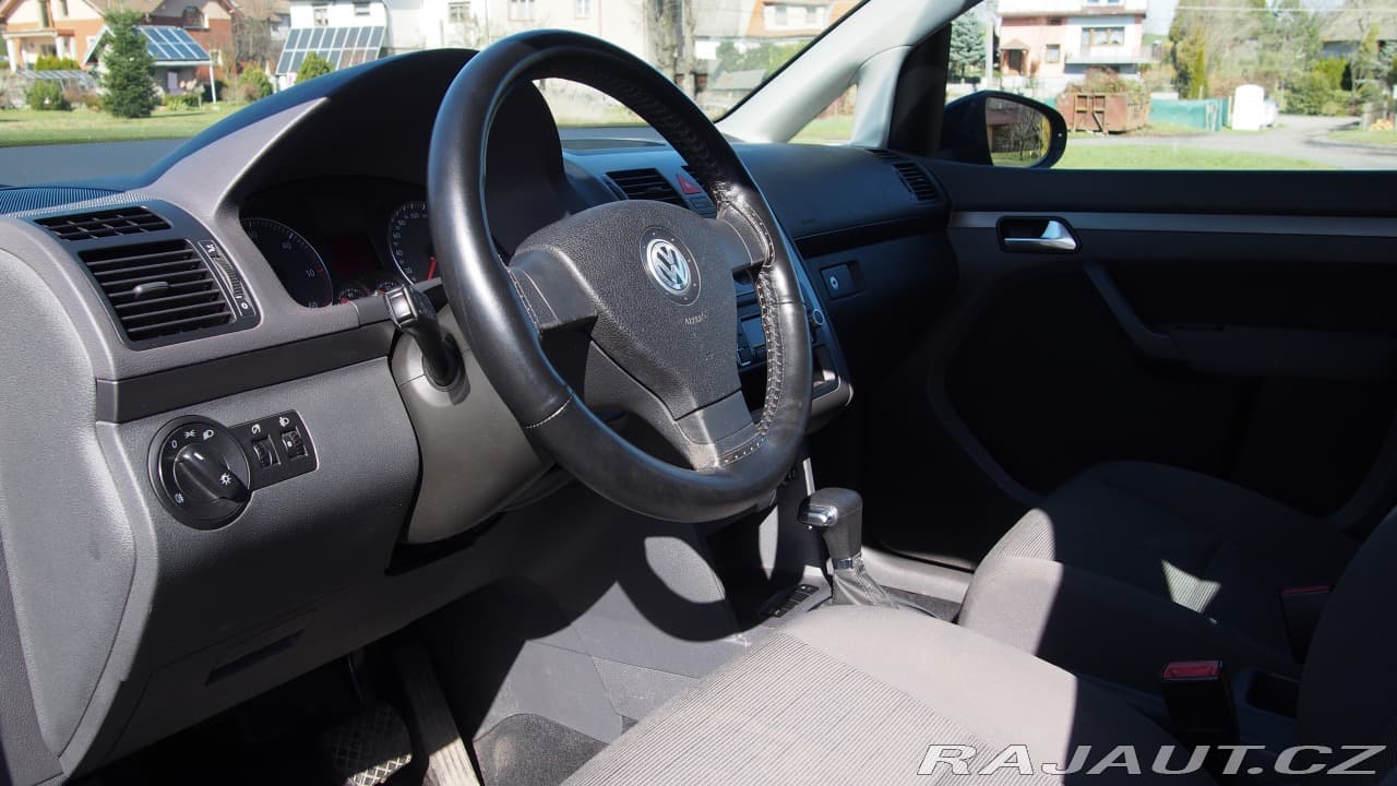 2010 Volkswagen Touran - 17