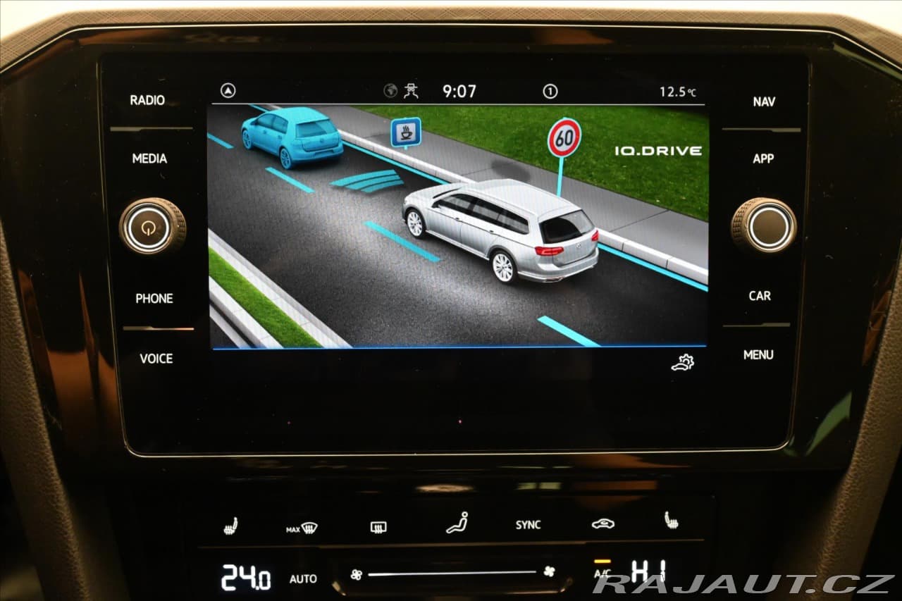 2022 Volkswagen Passat - 19