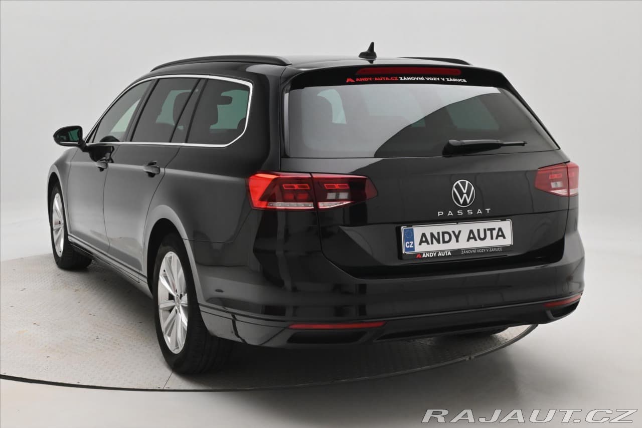 2022 Volkswagen Passat - 7