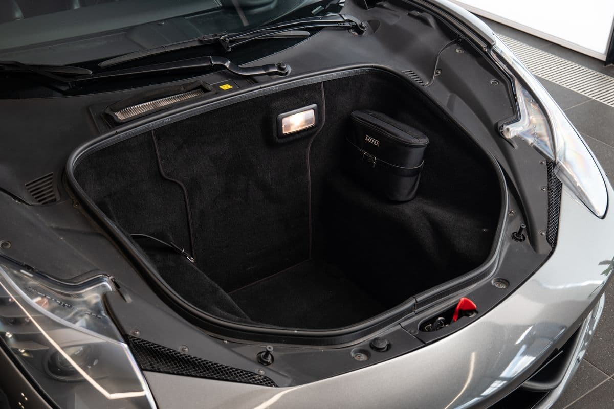 2011 Ferrari 458 - 13