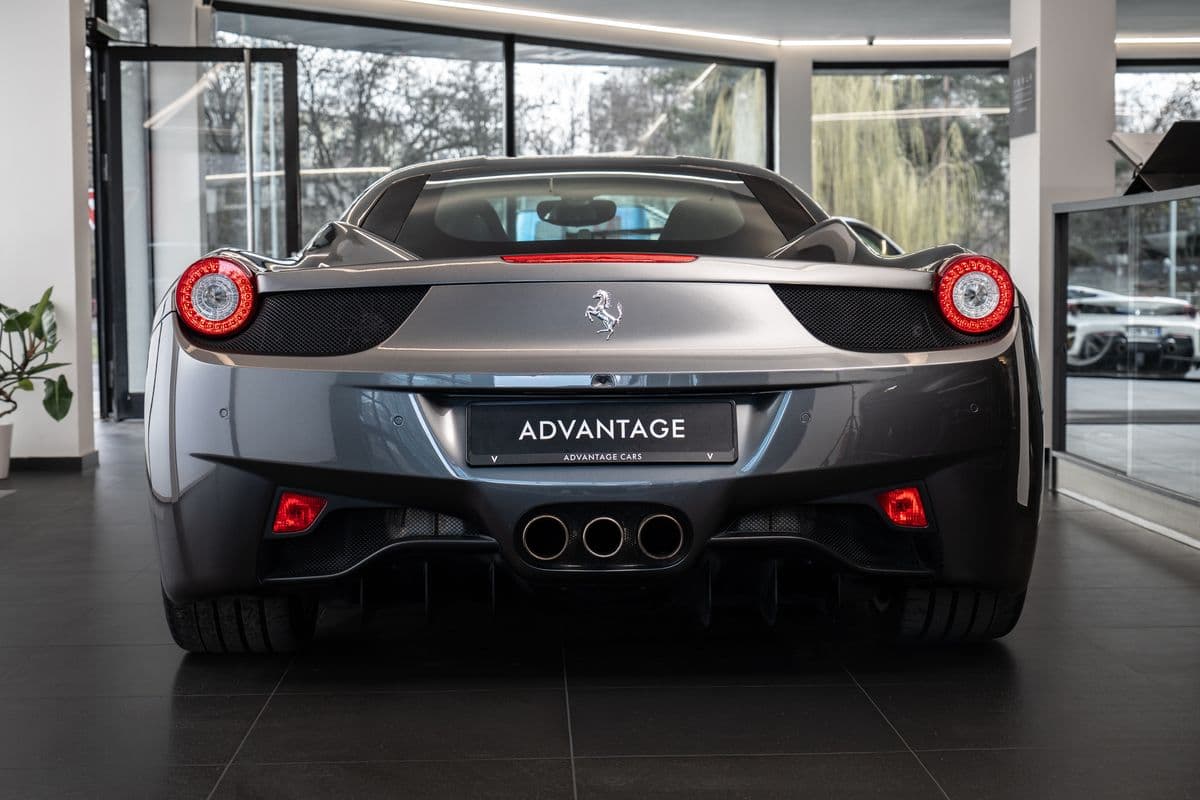 2011 Ferrari 458 - 3
