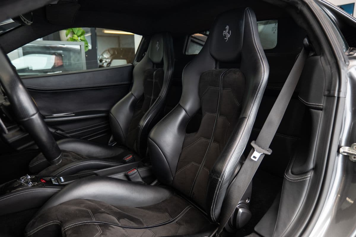 2011 Ferrari 458 - 7