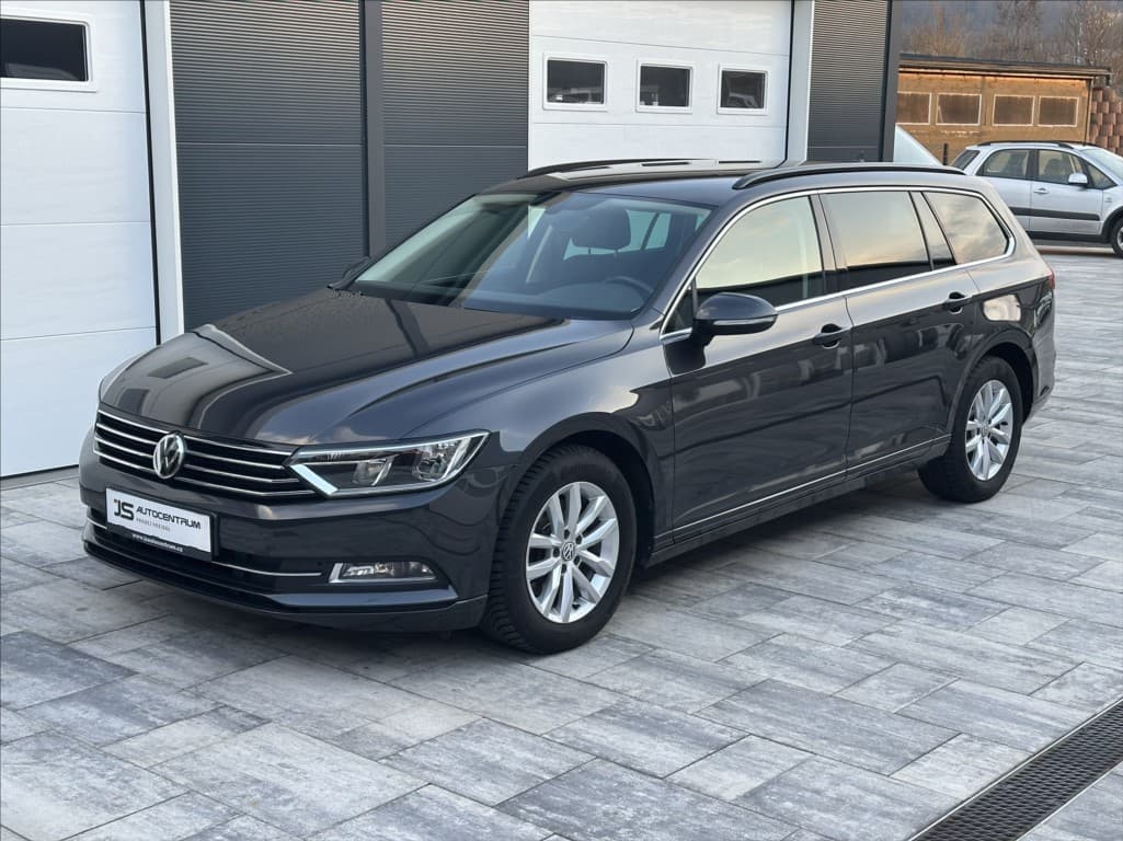 2018 Volkswagen Passat - 10
