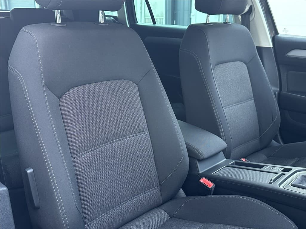 2018 Volkswagen Passat - 16