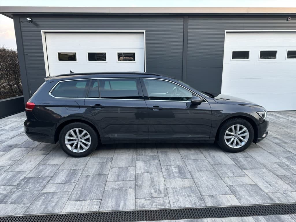 2018 Volkswagen Passat - 4