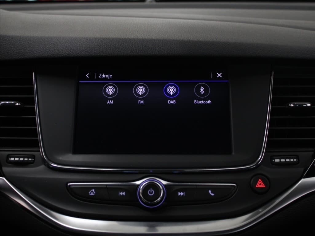 2020 Opel Astra - 12