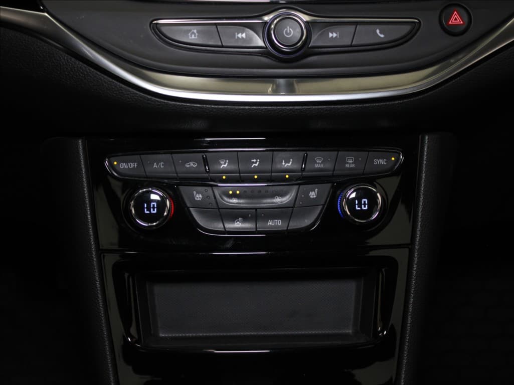 2020 Opel Astra - 14