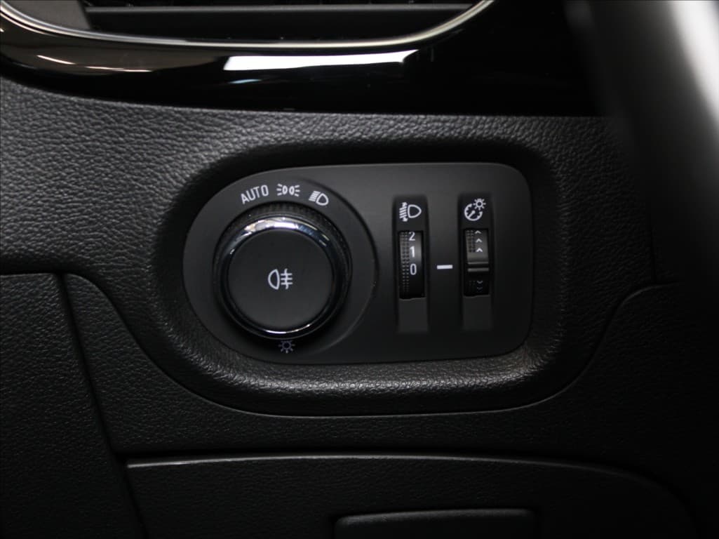 2020 Opel Astra - 18