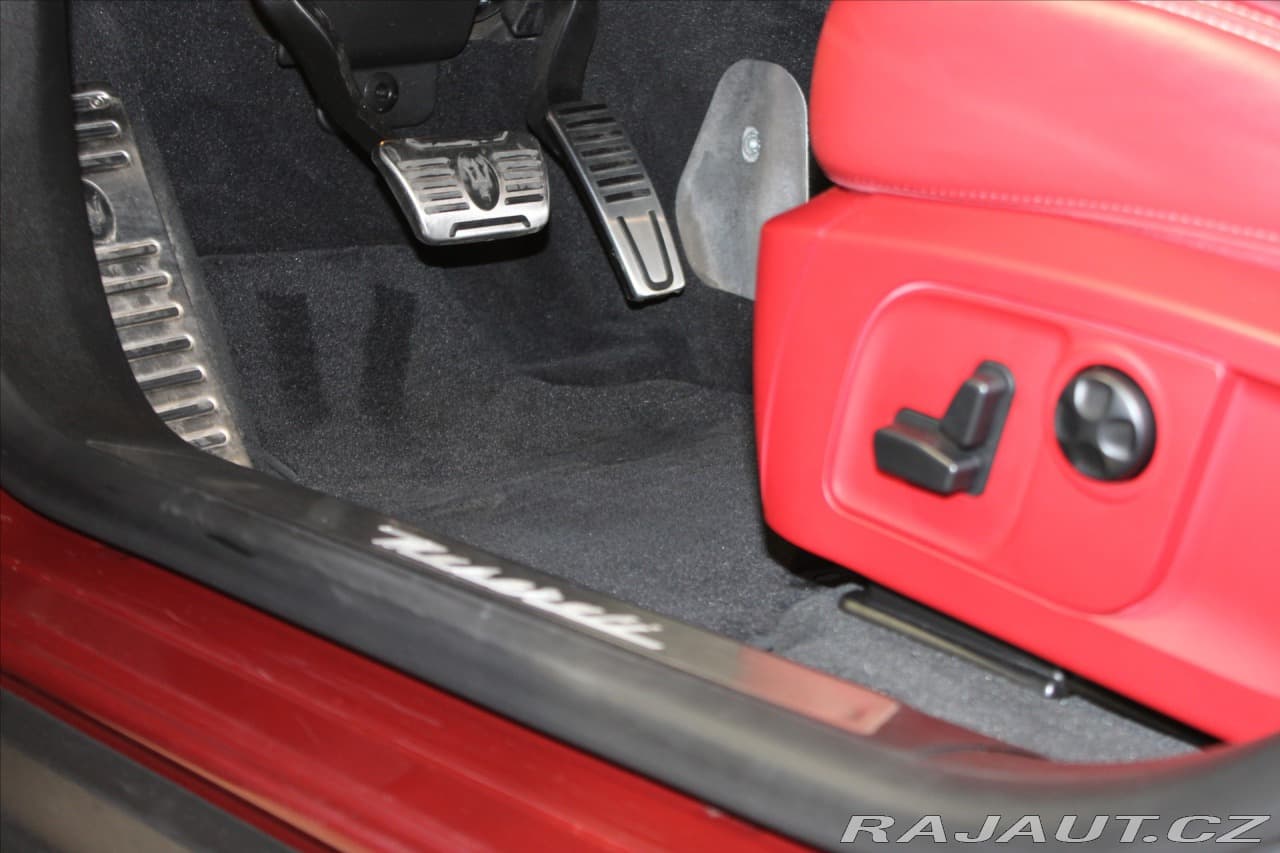 2017 Maserati Levante - 15