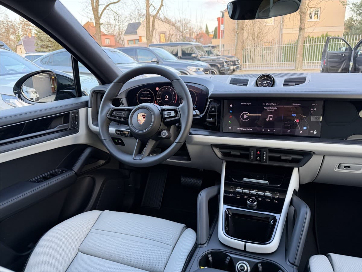 2026 Porsche Cayenne - 12