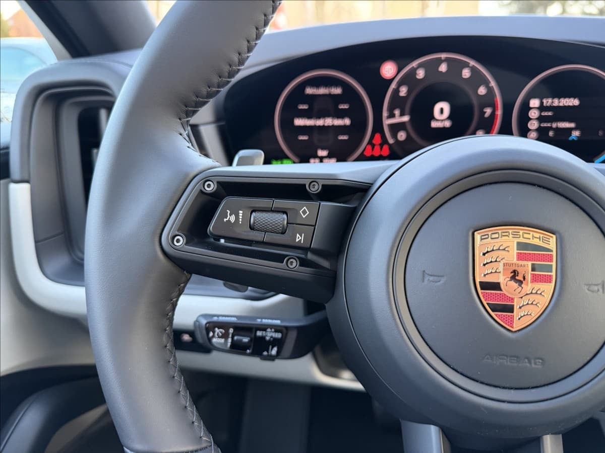 2026 Porsche Cayenne - 15