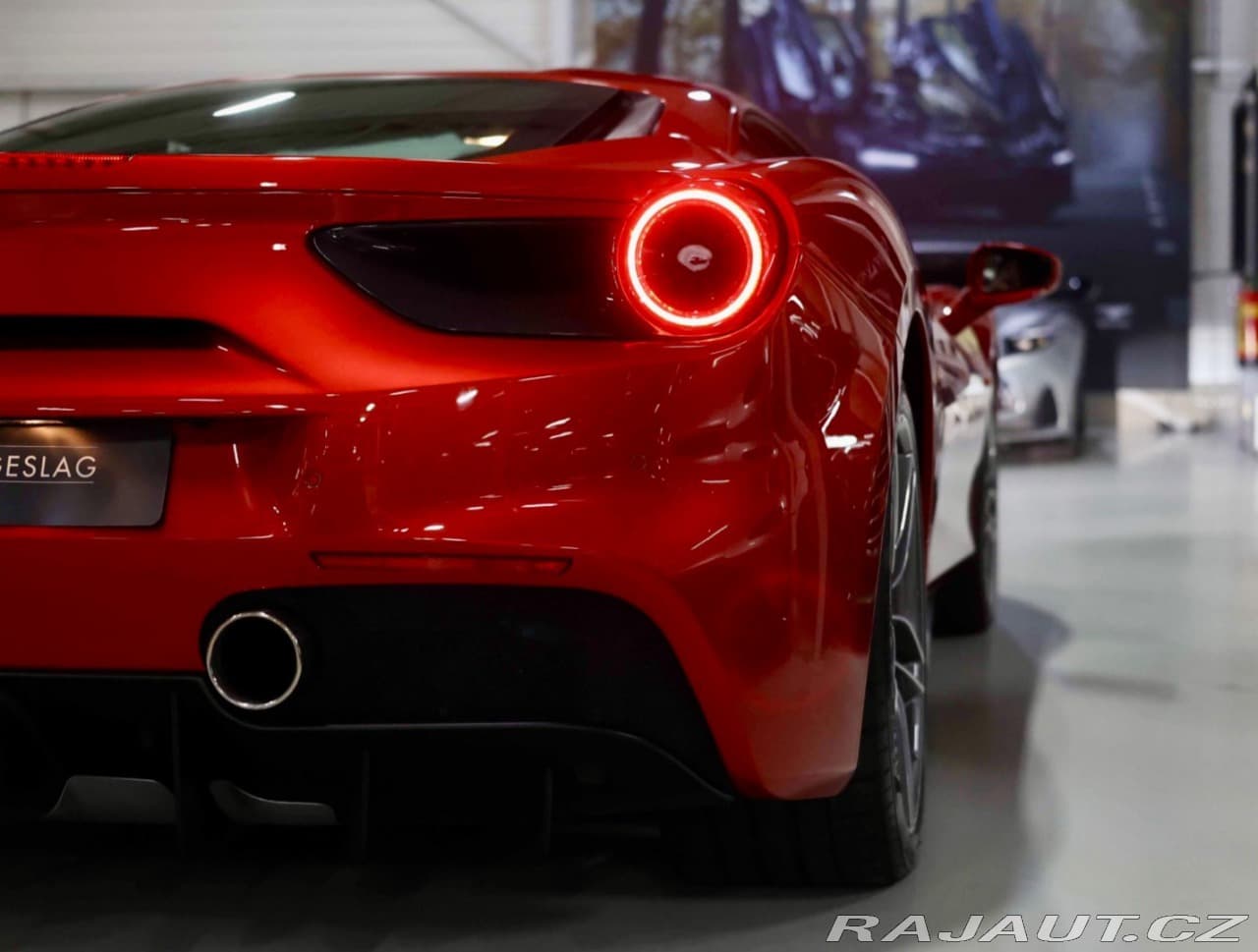 2018 Ferrari 488 - 12