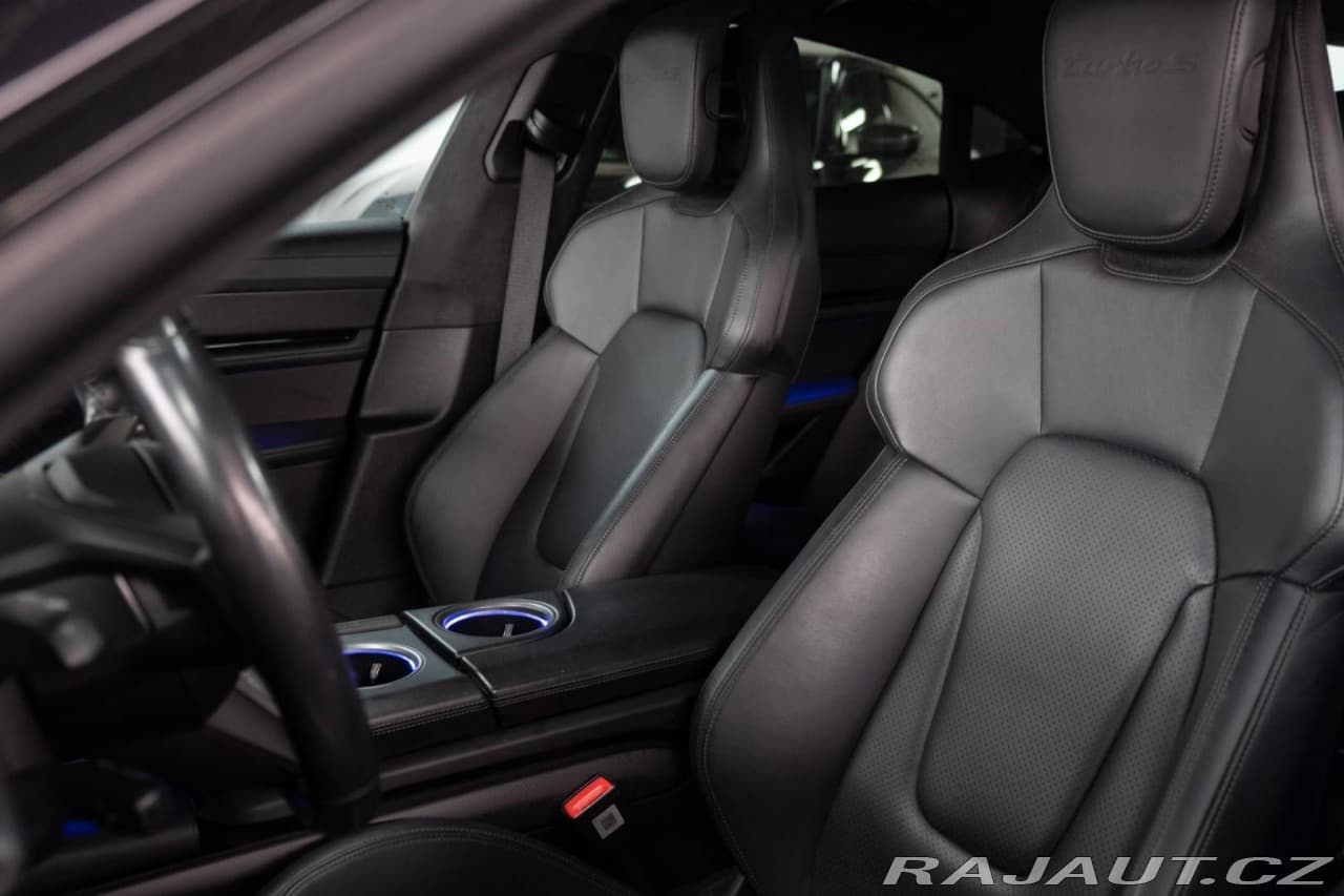 2020 Porsche Taycan - 11