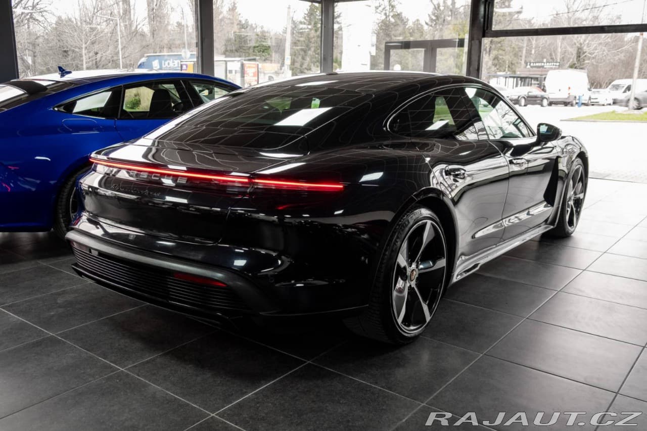 2020 Porsche Taycan - 4