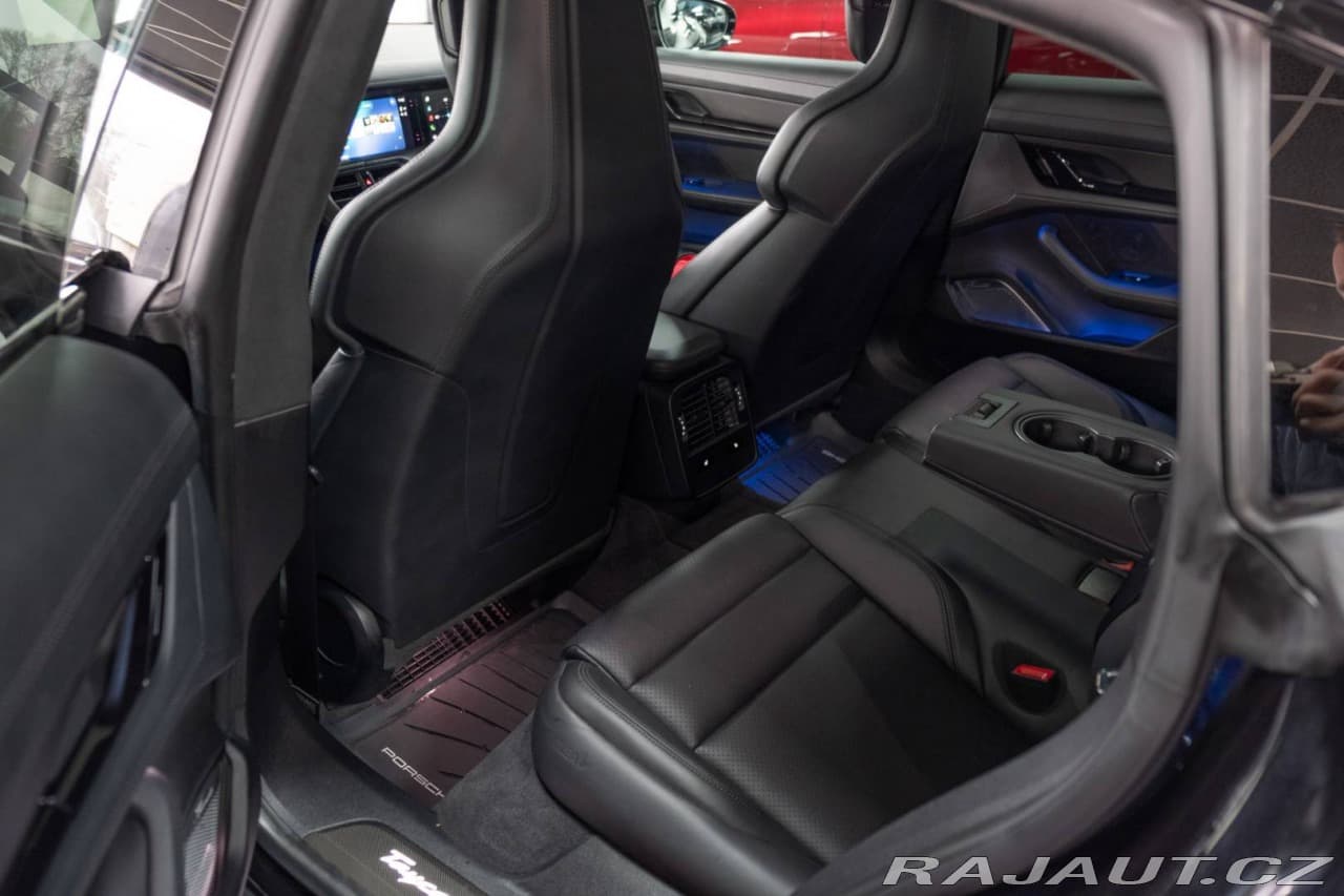 2020 Porsche Taycan - 7