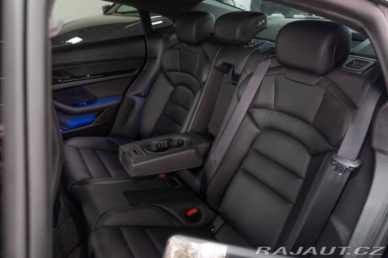 2020 Porsche Taycan - 8