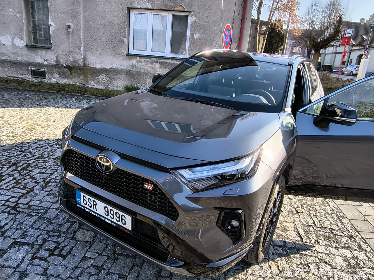 2024 Toyota Rav4 - 9