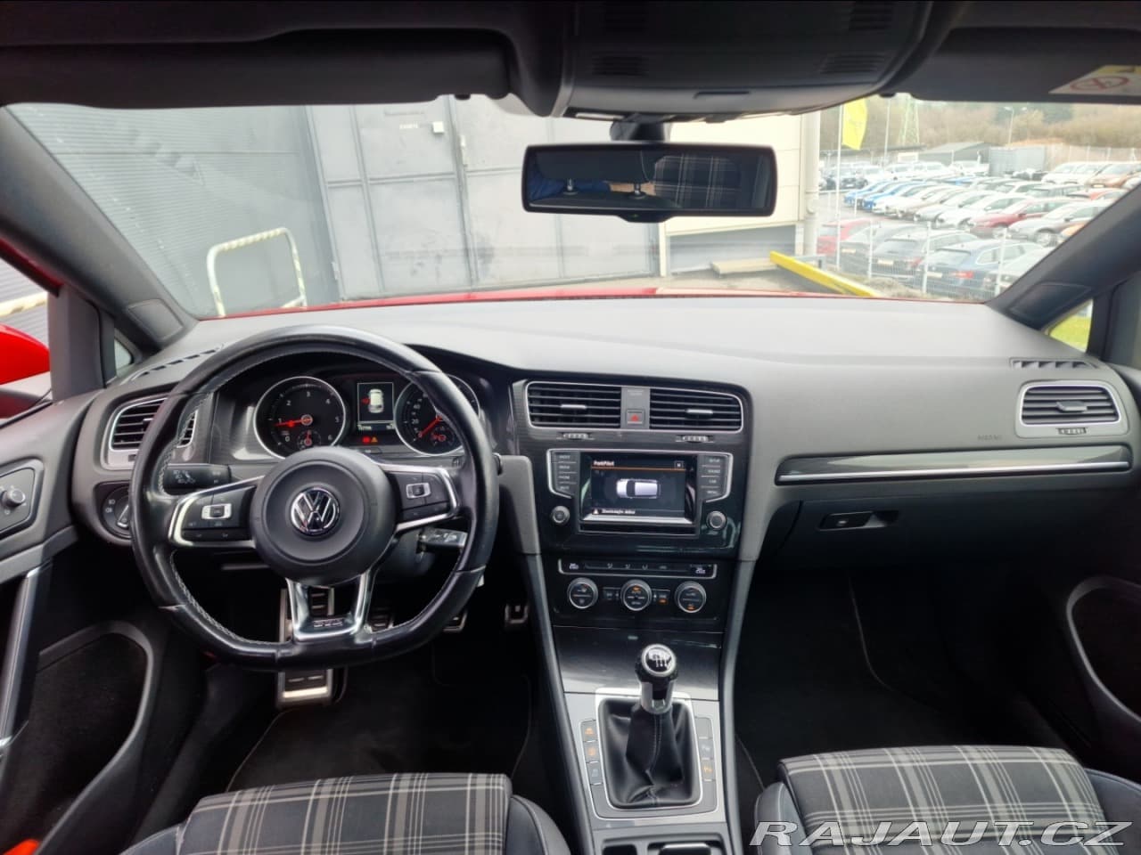 2014 Volkswagen Golf - 16