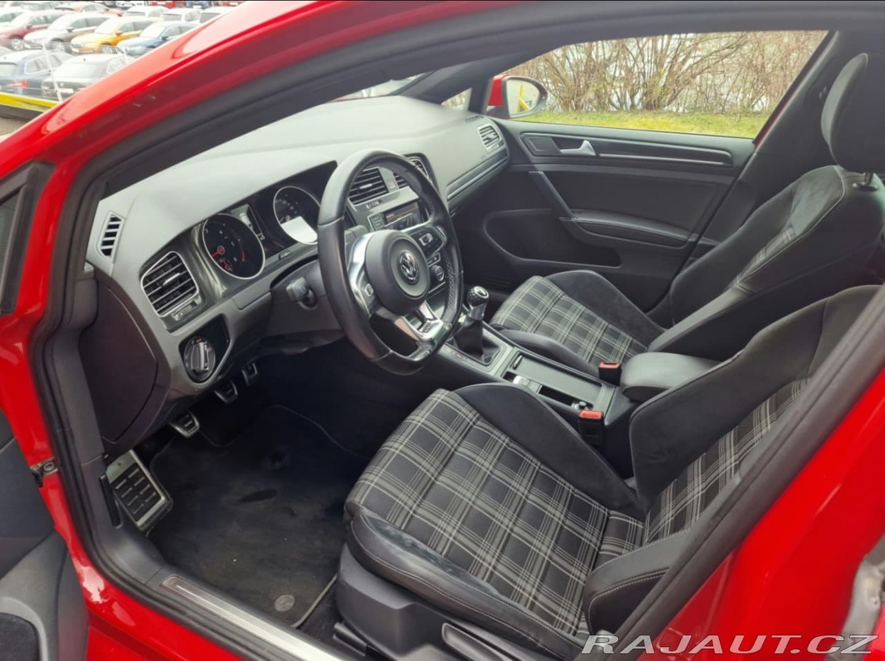 2014 Volkswagen Golf - 17